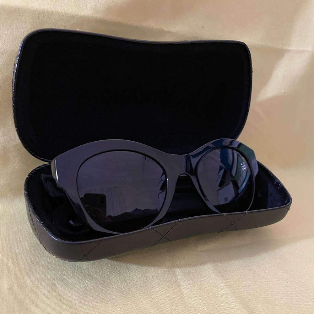 CHANEL Black Sunglasses
